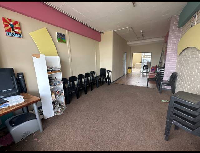 499M² OFFICE TO LET IN PAARDEN EILAND